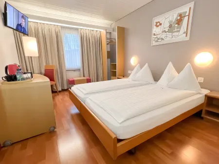 Hotel Rothaus Luzern & Peruvian Culinary Art Отели рядом с достопримечательностью «Бюргеншток»