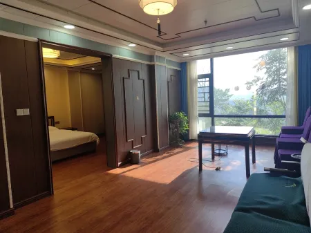 Zhiqing Manor Отели рядом с достопримечательностью «Tongcheng Huangpao Mountain Lanruo Temple»