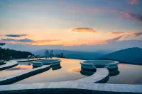 Yunfuli Cliff Hotel, Qili Pingye Luxury Hotel Hotels in Hongya