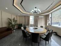 Mangkang Rumei Jiangshang Yueyan Hotel Hotels in Markam