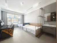 Cloud Hotel - 2-Star