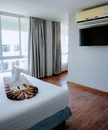 ห้องดีลักซ์ คิงไซส์ 1 เตียง