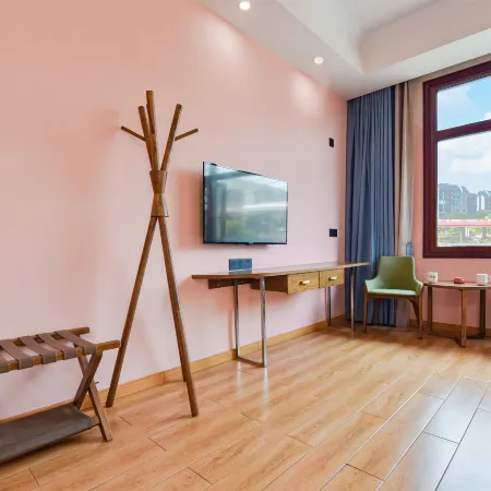 Fumin Hotel (Lushan Xintiandi Pedestrian Street)
