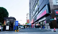 Tiancheng Hotel - parking