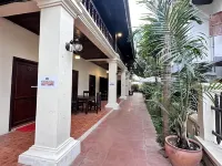 Y Not Lao Villa Hotels near Cross River Ferry