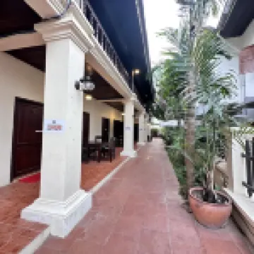 Y Not Lao Villa Hotels near Luang Prabang morning market