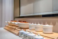 HanTing Hotel (Liupanshui People's Square Fenghuang Avenue) - พร้อมอาหารเช้า