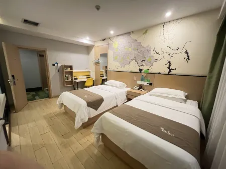 Vatica Jiang Zi Ya square shop Отели в г. Линьцюань