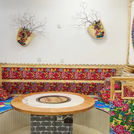 Xuexiang Lixuelijian Folk Inn