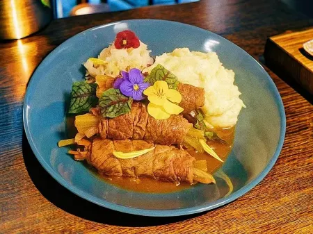 Shushe Hotel (Gongji East Road) Отели рядом с достопримечательностью «Shanghai Industry and Commerce Foreign Language College South Campus»