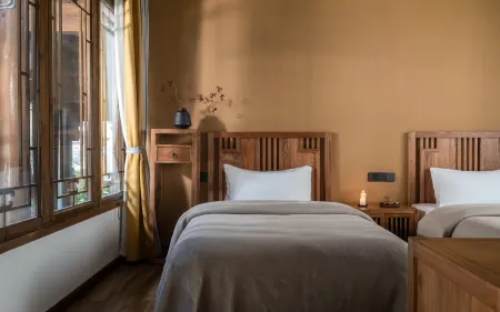 Xiheyuan · Medieval Aesthetic VILLA Sunlight Courtyard Hotel Отели в г. Лицзян