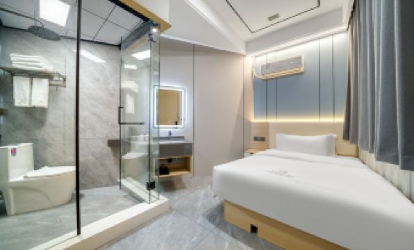 Bali Island Holiday Hotel (Xinzhou International Business City)