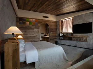 Tengchong Heshun Wenlan Xiangchi Resort Hot Spring Hotel