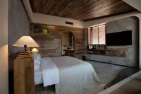 Tengchong Heshun Wenlan Xiangchi Resort Hot Spring Hotel