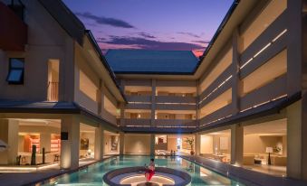 Xishuangbanna Jinghong Hepuli Yue Resort Hotel (Gaozhuang Starlight Night Market Branch)