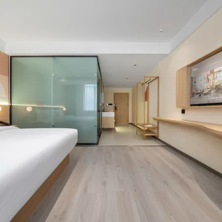 Elong Me Anlai Hotel (Hebi High-speed Railway East Station Lutai Pavilion)