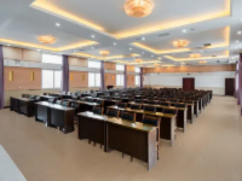 Valatoms Fanlatu Hotel (Shuifu Municipal Government) Hotels in Shuifu