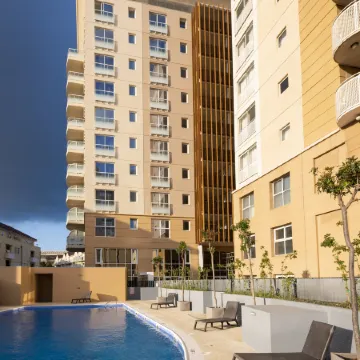 Bentley Holiday Apartments - West One Отели в г. Гибралтар