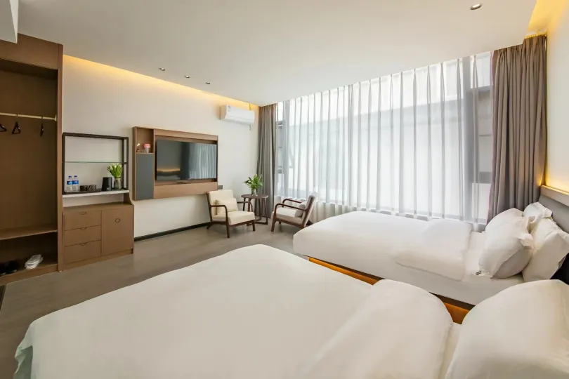 Dali Shepherd Coast Inn