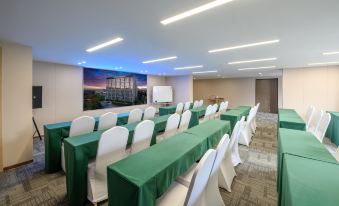 Days Select Wyndham Hotel (Kunming Dianchi Convention and Exhibition Centre)