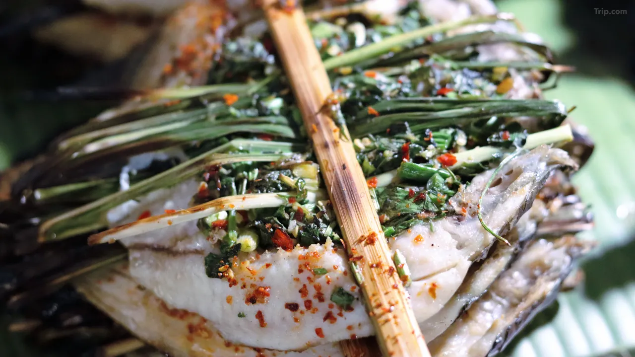 5. Savor Xishuangbanna's Culinary Delights at Local Markets