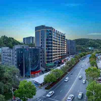 四·季國際酒店(十堰北京中路大學城店) Hotel Exterior