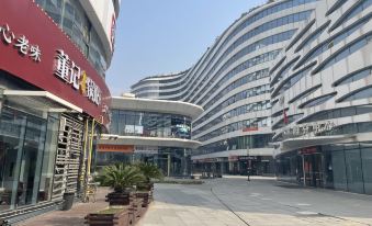 BOSS E-Sports Hotel
