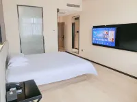 IU Hotel (Sanmenxia Lushi Coach Station Store) - 2-Star