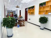 Dunhuang Hefeng Wanzhu Chinese Inn (Mingsha Mountain and Crescent Moon Spring Scenic Area)