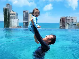 โกลเด้น โลตัส แกรนด์