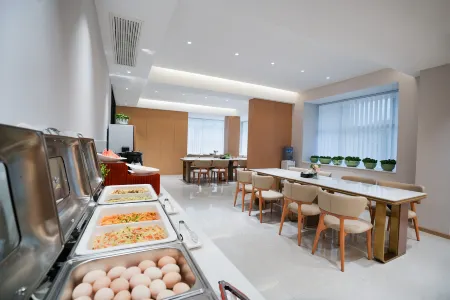 Phoenix Chain Hotel (Xuyong Bus Station)