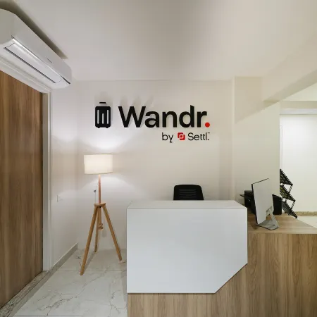 Wandr Hotel Ulsoor Отели рядом с достопримечательностью «Озеро Улсур»