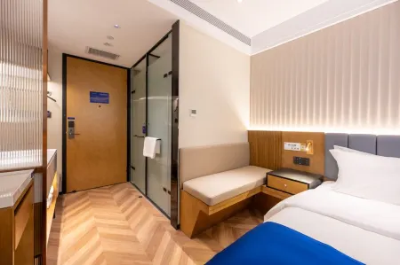 Super 8 Hotel (Beijing Huixin West Street North Entrance Subway Station Shiao International Center)