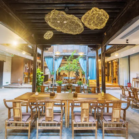 Lanxi Jiezi college fine bed and breakfast