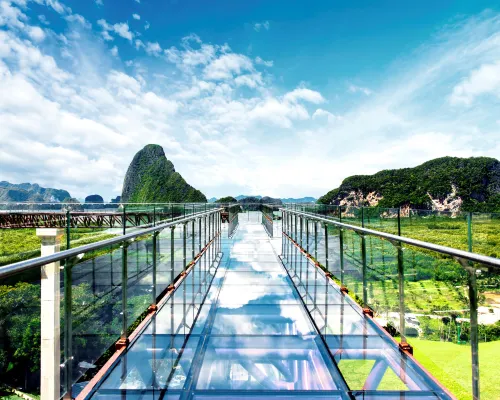 Beyond Skywalk Nangshi Hotels in Takua Thung