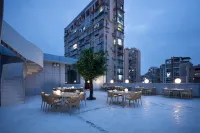 Phoenix Ancient City Dubai River View Homestay