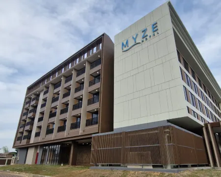 Myze Hotel Sumenep Отели в г. Суменеп