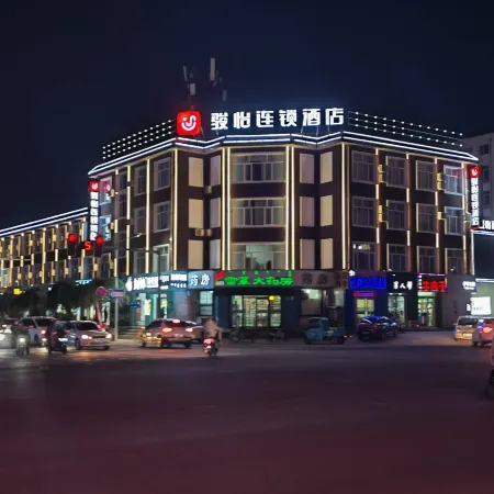 Junyi Chain Hotel (Chifeng Aohan Banner Xinzhong Street)