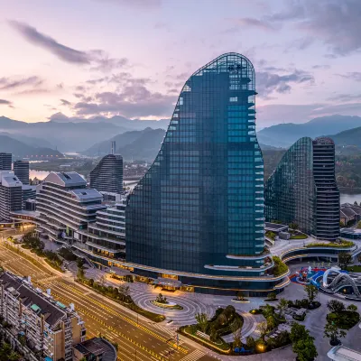 Element Lishui Hotels near Binshui Park
