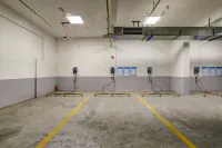 Lanfeng Hotel - parking