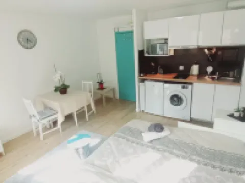 New Studio/Near Airport CDG/Direct Paris center/Disneyland/Villepinte EXPO Hotels in Tremblay En France