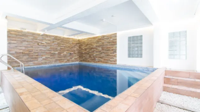 RedDoorz Plus near Tambo Paranaque アリスタ・プレイス周辺のホテル