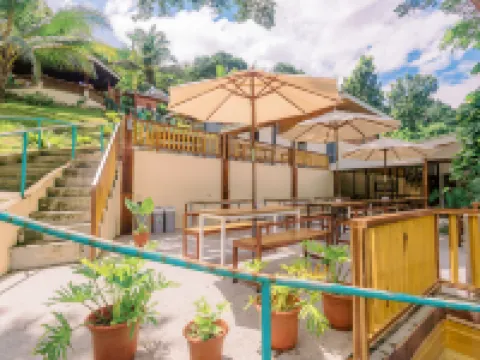 ブサイ ドリーム フォールズ リゾート ロボックのホテル