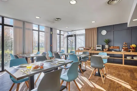 Appart'hôtel Odalys City - Bioparc Lyon Est Отели рядом с достопримечательностью «lnstitut Lumiere»