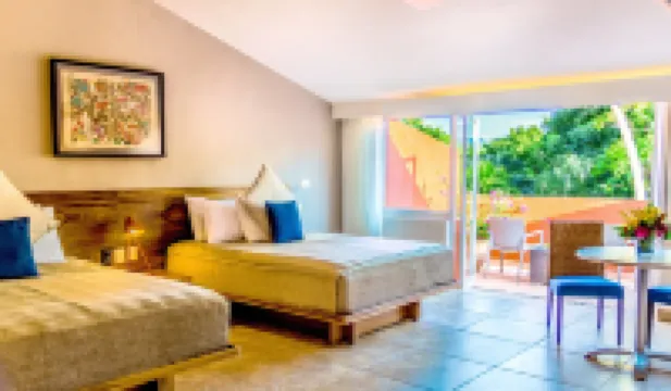 Las Brisas Huatulco – All Inclusive