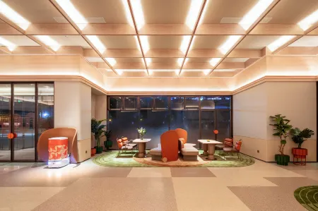 Orange Hotel (South Gate Transfer Center of Mount Huangshan Scenic Area) Отели рядом с достопримечательностью «Lotus Peak»