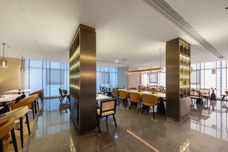 Atour Hotel Changchun Hongqi Street Gongnong Road Отели рядом с достопримечательностью «Changchun Institute of Technology (Kuanping Road)»