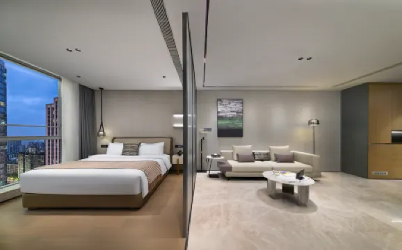 ALLIA Platinum Crystal Hotel (Chongqing Guanyinqiao Pedestrian Street Branch) Отели рядом с достопримечательностью «Guanyinqiao Pedestrian Street»