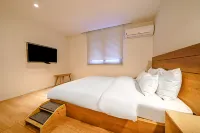 Chuncheon Hey Hotel - parking