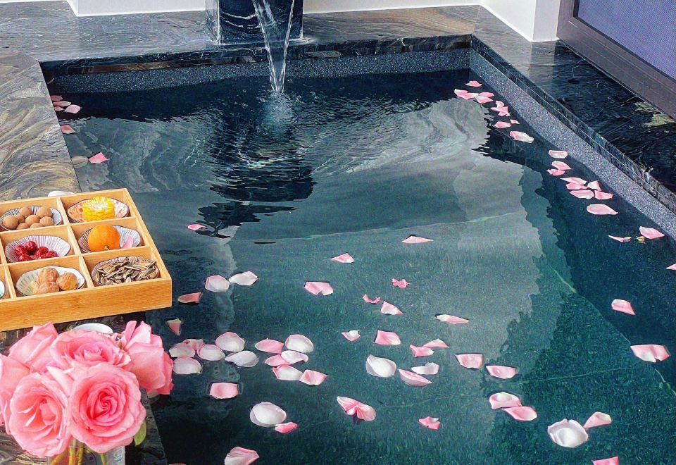 총화 LN 둥팡 온천 호텔의 야외 온천 시설